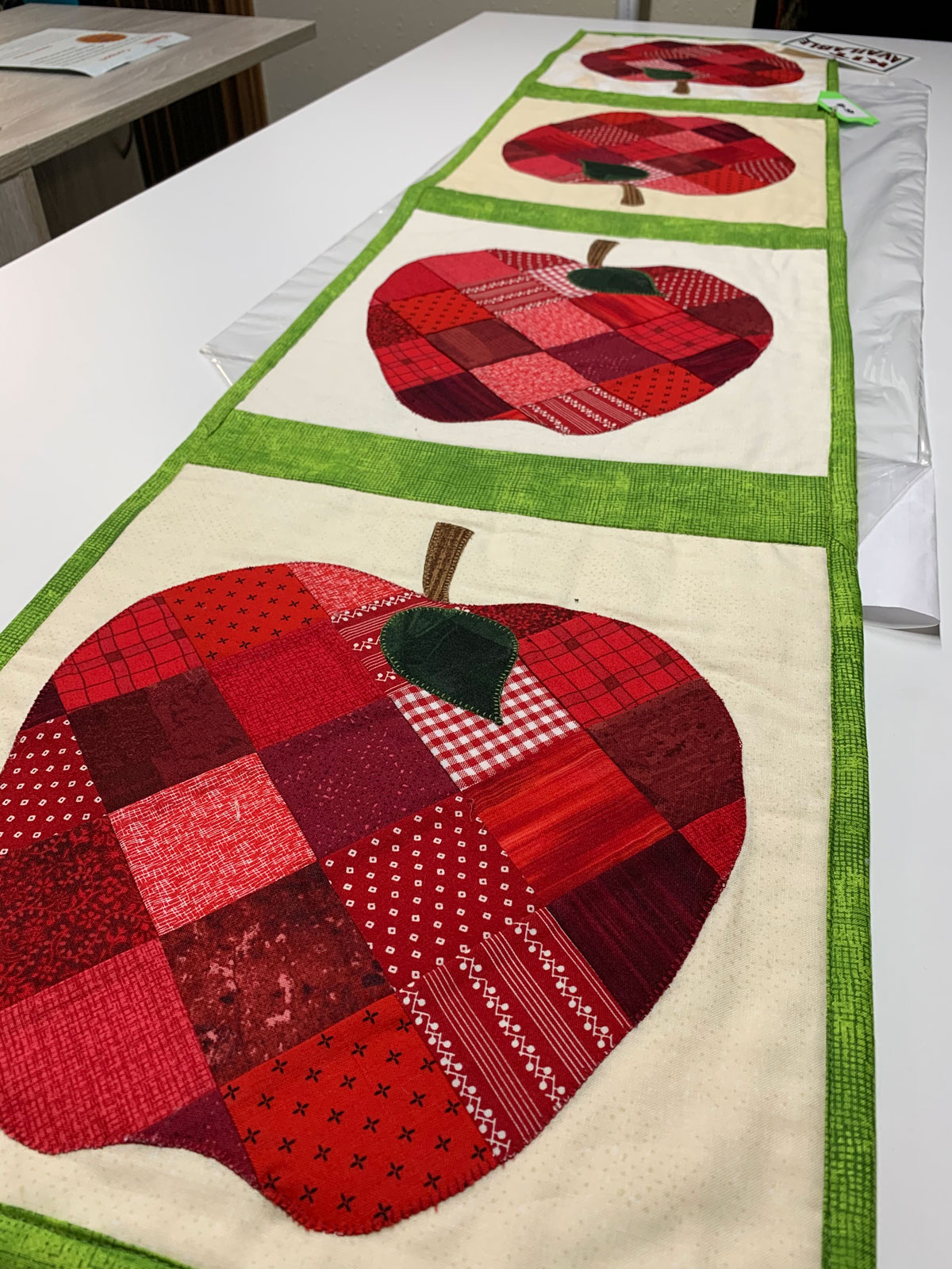 Patchwork Apples Table Runner Pattern