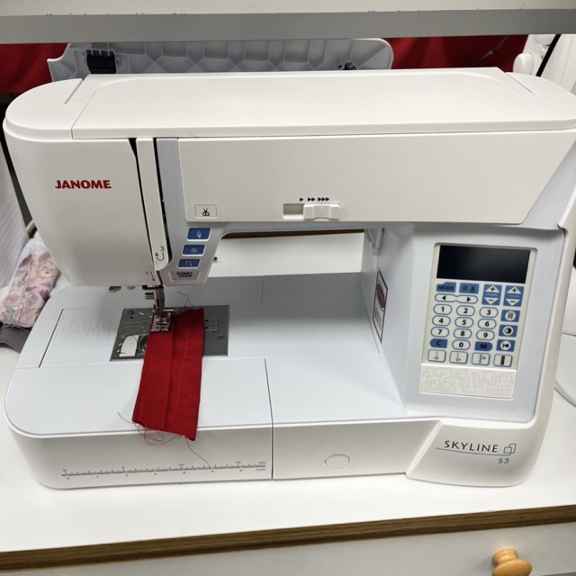 Janome Skyline S3